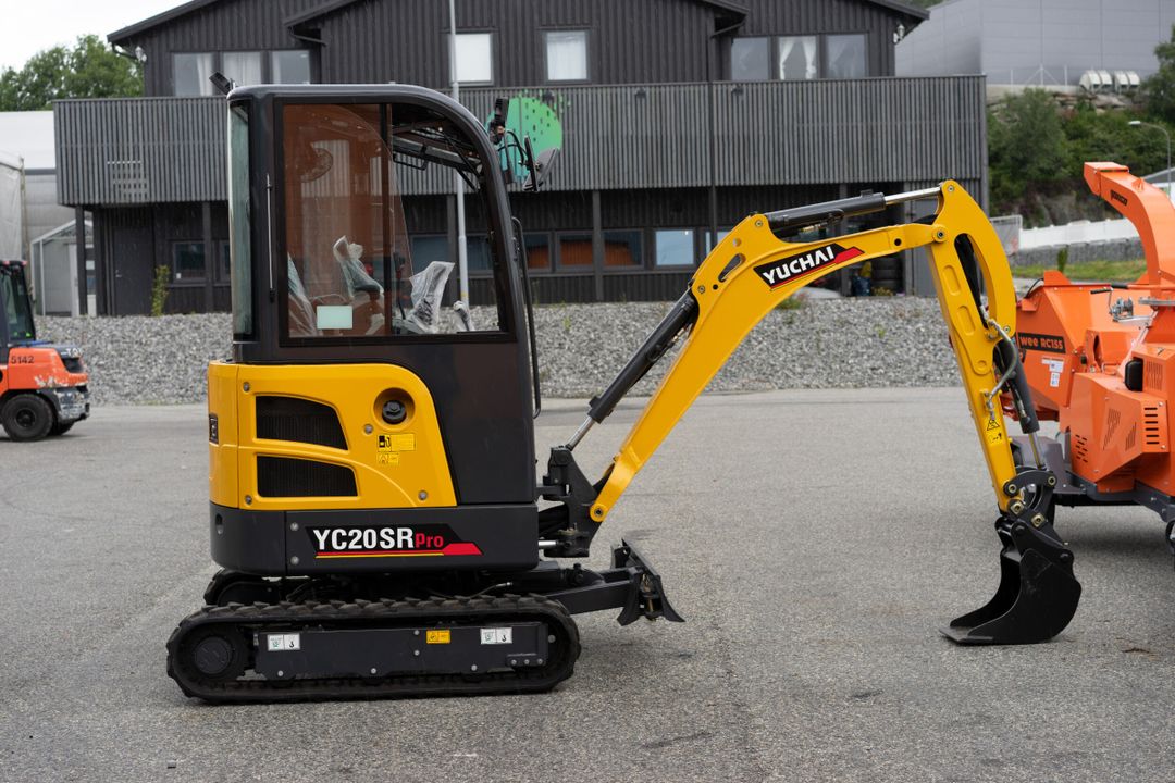Yuchai YC20SR Pro minigraver parkert utendørs